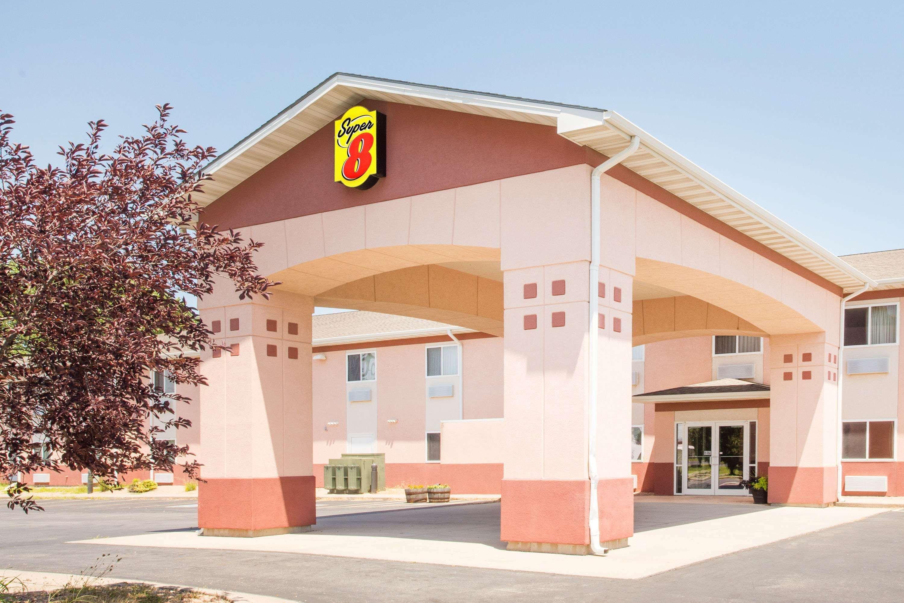 Super 8 By Wyndham Iola Ks Hotel Eksteriør billede
