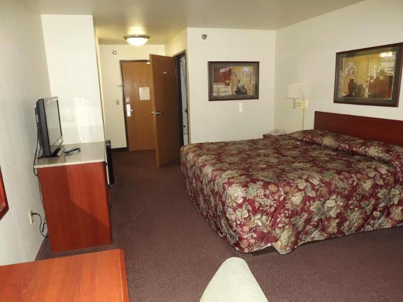 Super 8 By Wyndham Iola Ks Hotel Eksteriør billede